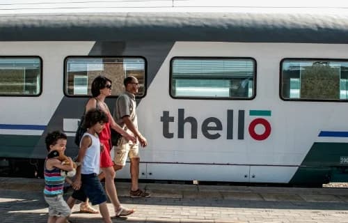 Thello-Train-05.webp