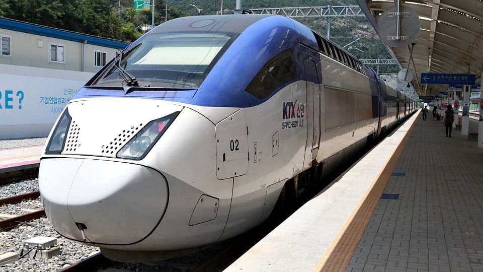 Korean High Speed Train KTX exterior