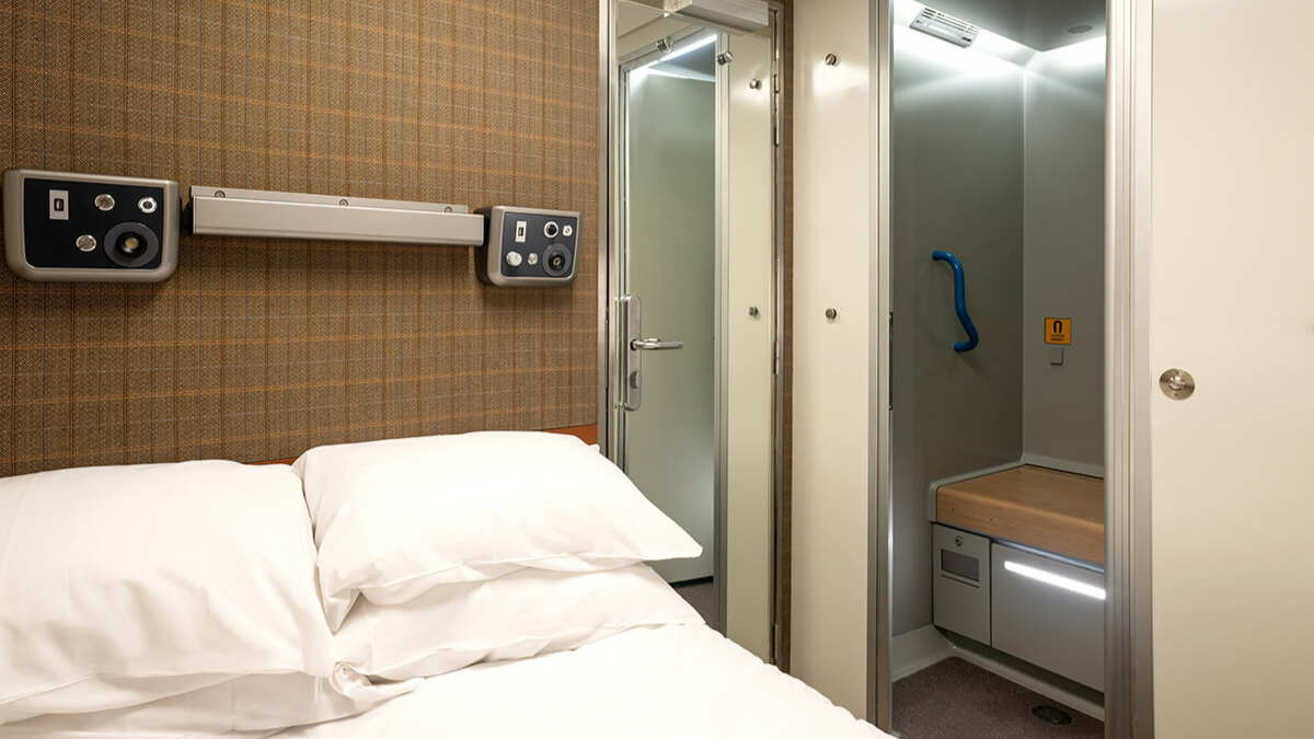 Caledonian Sleeper 2-bed sleeper VIP + 2