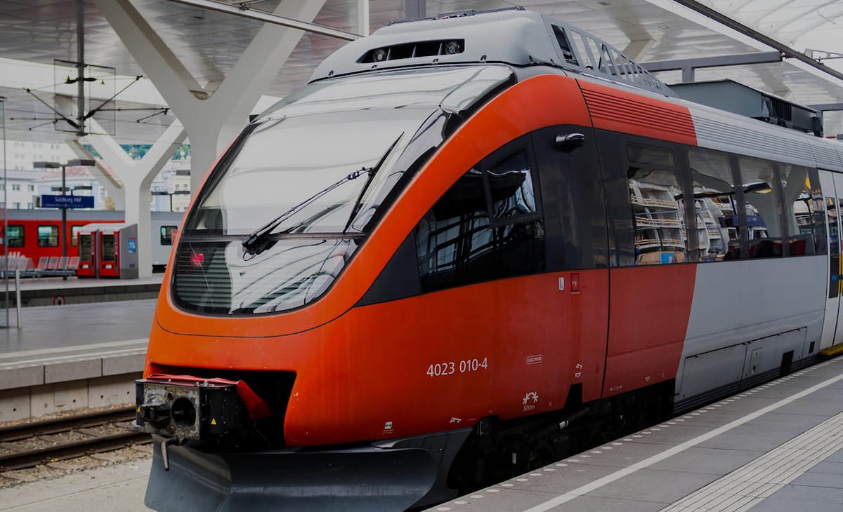 OEBB Railjet outside