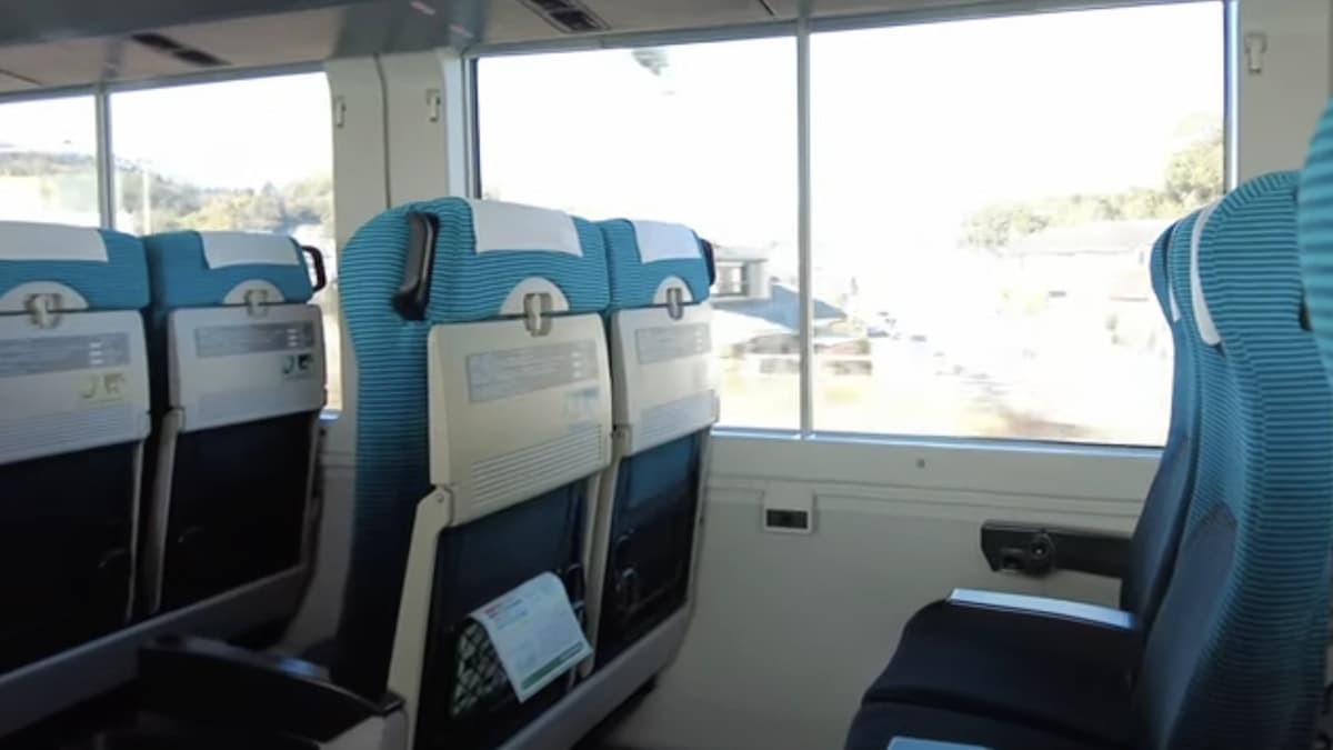 odoriko-ordinary-car-3.webp