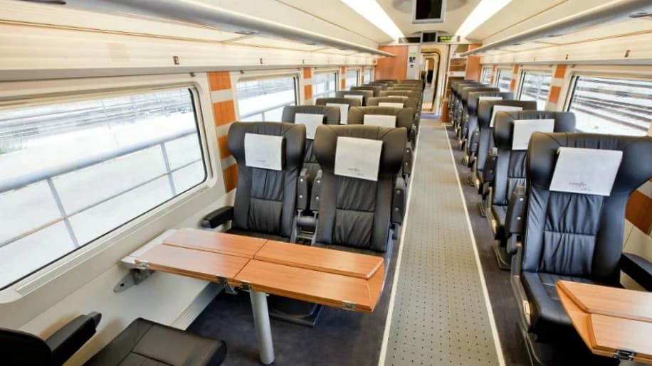 AVE Premium (preferente)1st Class (Turista plus) (img 1).webp