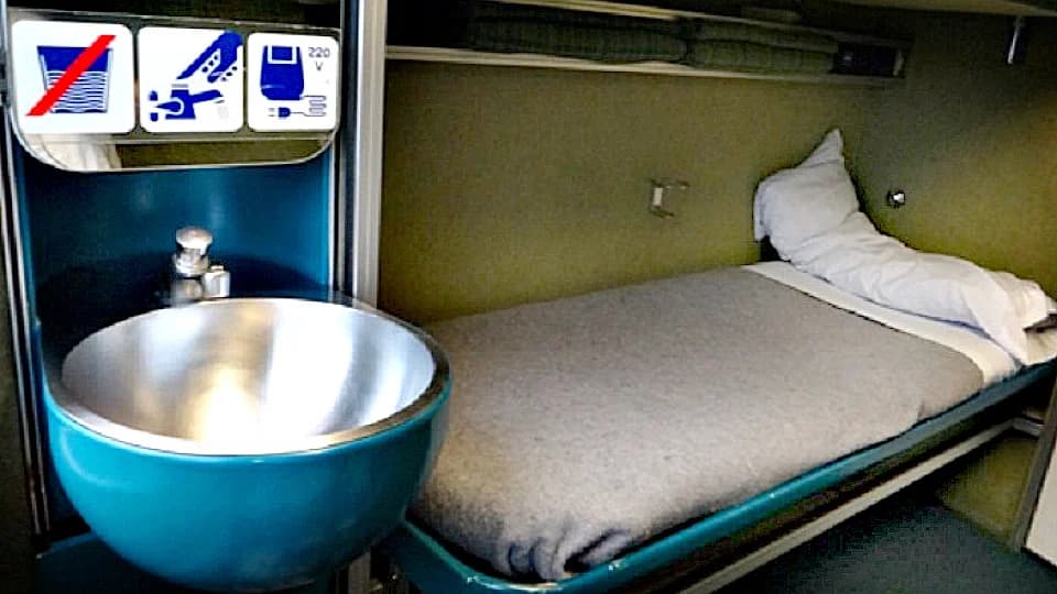 Trenhotel 2nd Class Turista (img 1).webp