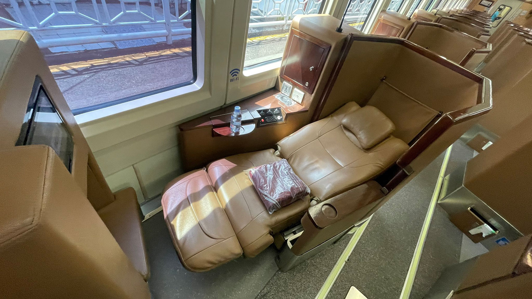 1st Class (Eksekutif Luxury)