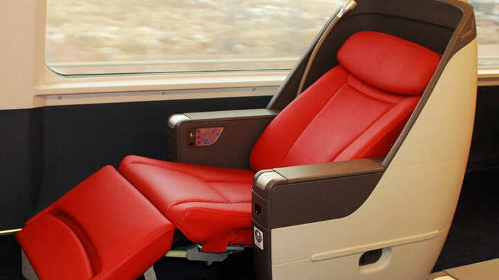 Business Class reclining leather seat