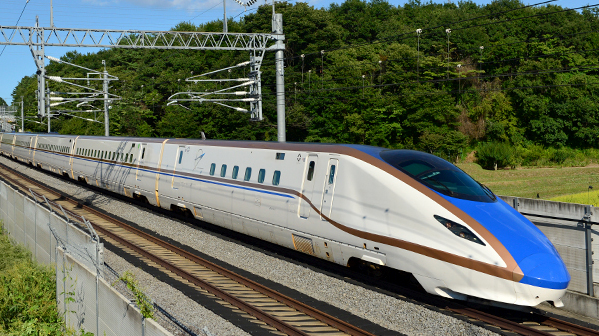 hokuriku-shinkansen-outside